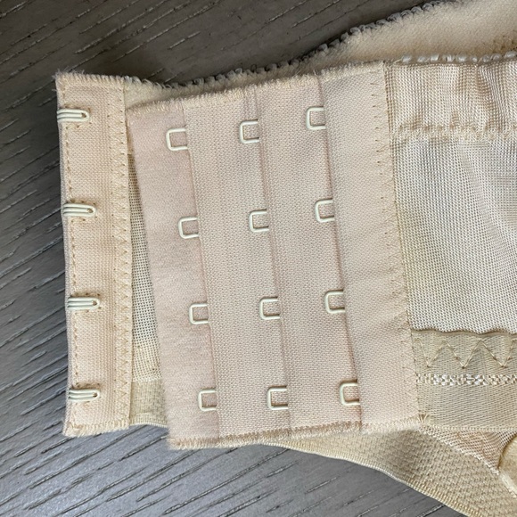 NWT Lilyette All Day Everyday Fashion Support Lycra Nude 36DD Bra - Picture 8 of 13